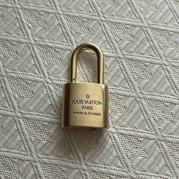 Louis Vuitton Lock - Authentic #303 (no key) includes 2 Necklaces - Picture 10 of 15